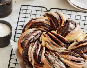 Recept: Chocolade-koffie babka met koffieglazuur